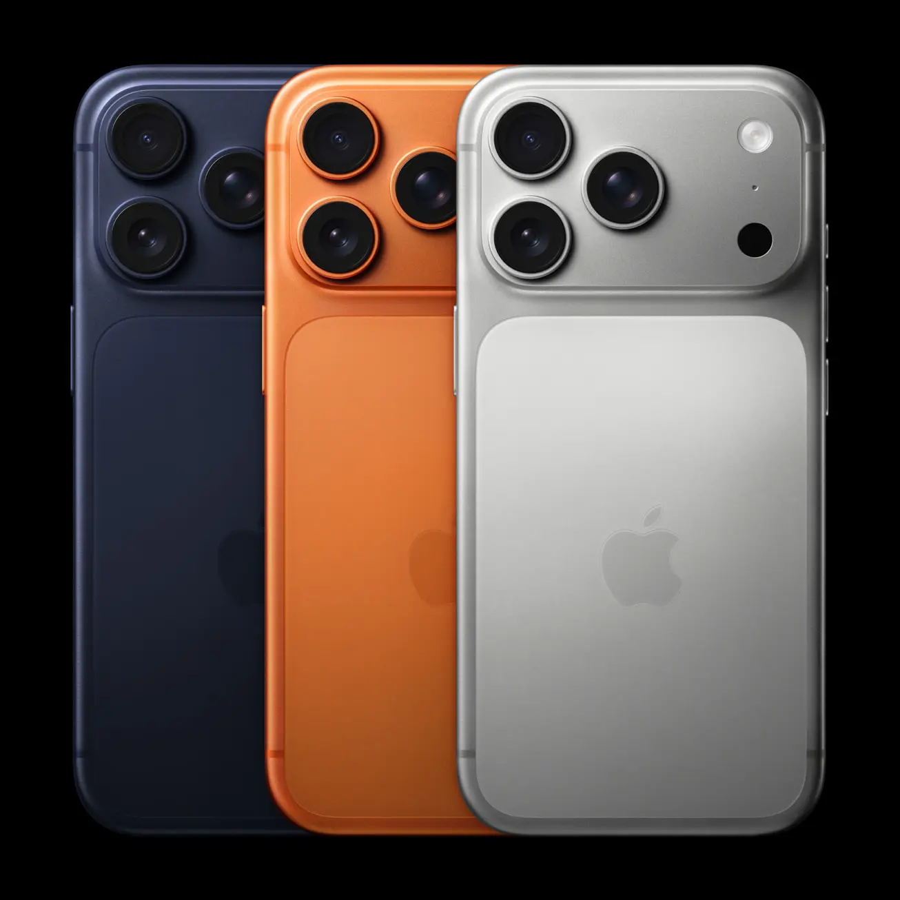 Το πίσω μέρος ενός iPhone 17 Pro σε χρώμα μπλε, εστιασμένο στο module της κάμερας, με ελαφρές φθορές στην άκρη