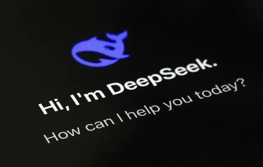 Η DeepSeek κάνει level up: V3.1 τώρα, «agentic» AI προ των πυλών
