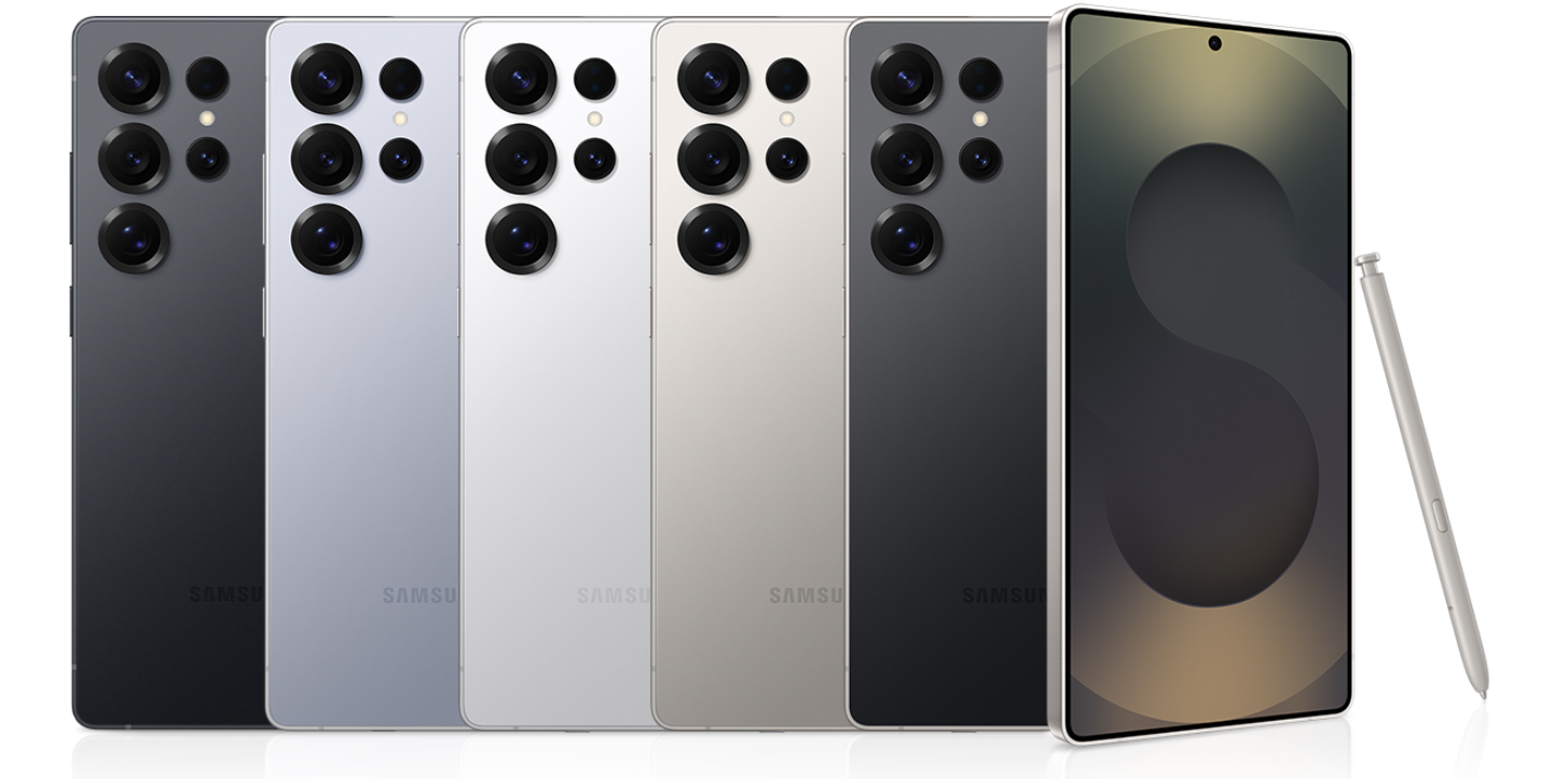 Κοντινό πλάνο στην κάμερα 200 MP του Galaxy S26 Ultra σε μαύρο φόντο