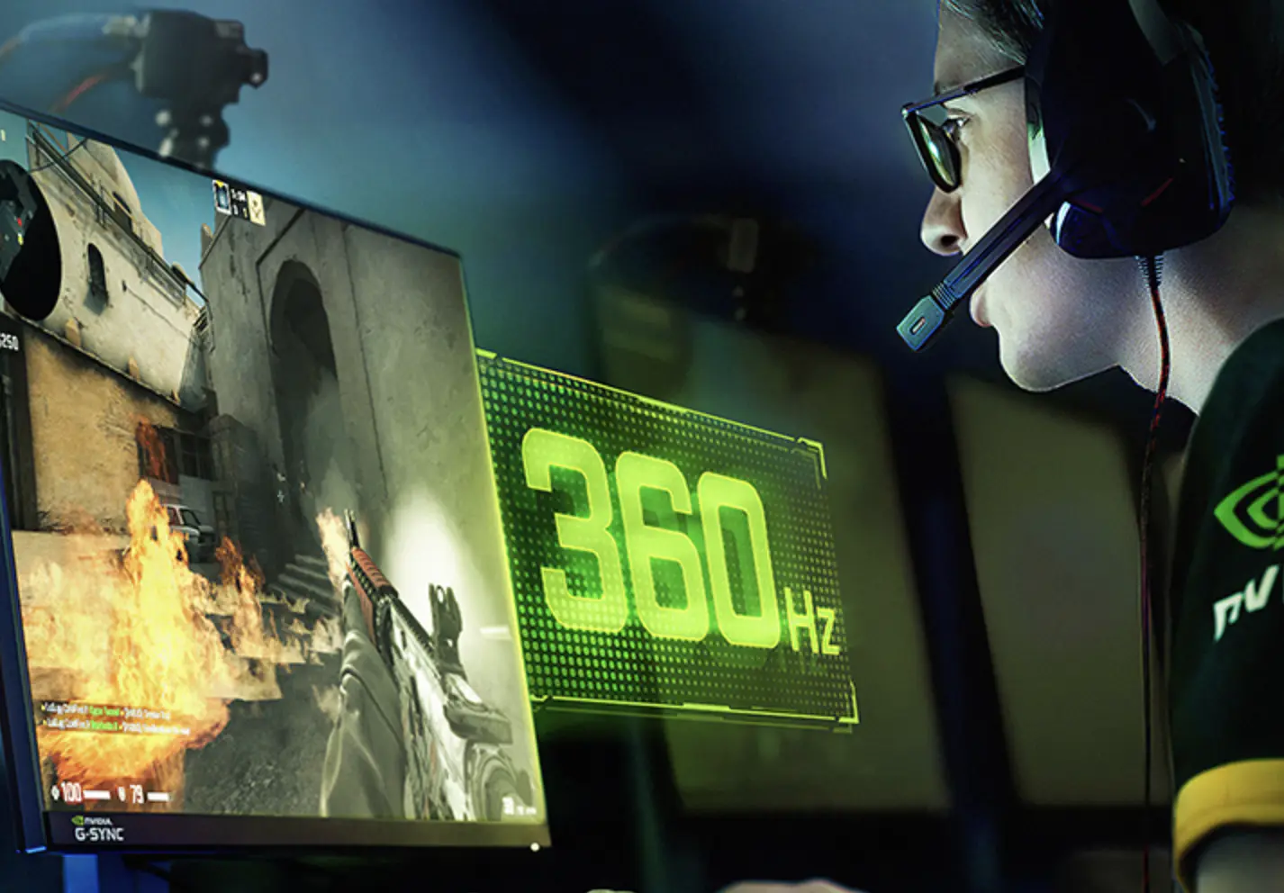 gpu Gamer σε setup PC κοιτάζει οθόνη με απαιτητικό 4K παιχνίδι