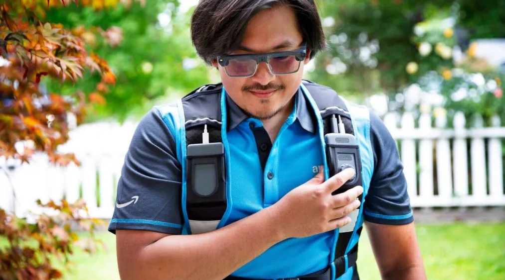 Τα νέα smart glasses της Amazon φέρνουν τεχνητή νοημοσύνη στις παραδόσεις