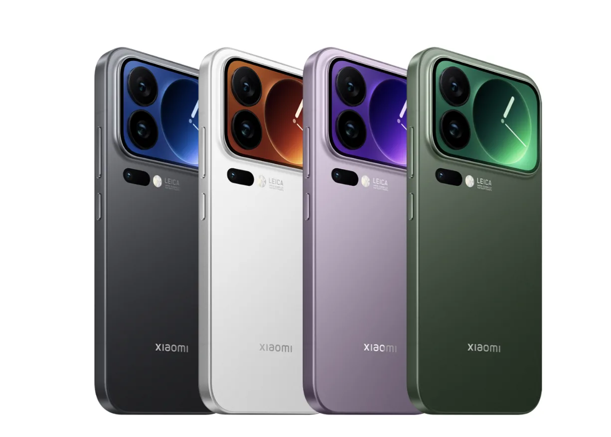 Κοντινό πλάνο στη διπλή οθόνη του Xiaomi 17 Pro Max
