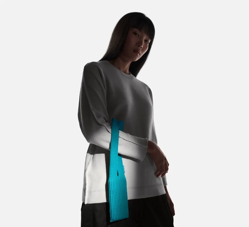 iPhone Pocket: Apple × ISSEY MIYAKE – το πιο κομψό αξεσουάρ για κάθε iPhone