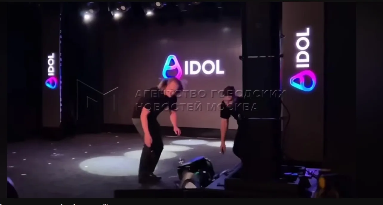 AIDOL: η πρώτη εμφάνιση του ρωσικού AI ρομπότ και η… πτώση του