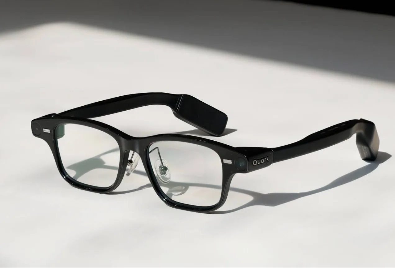 Quark AI Glasses: Η Alibaba λανσάρει τα έξυπνα γυαλιά του μέλλοντος