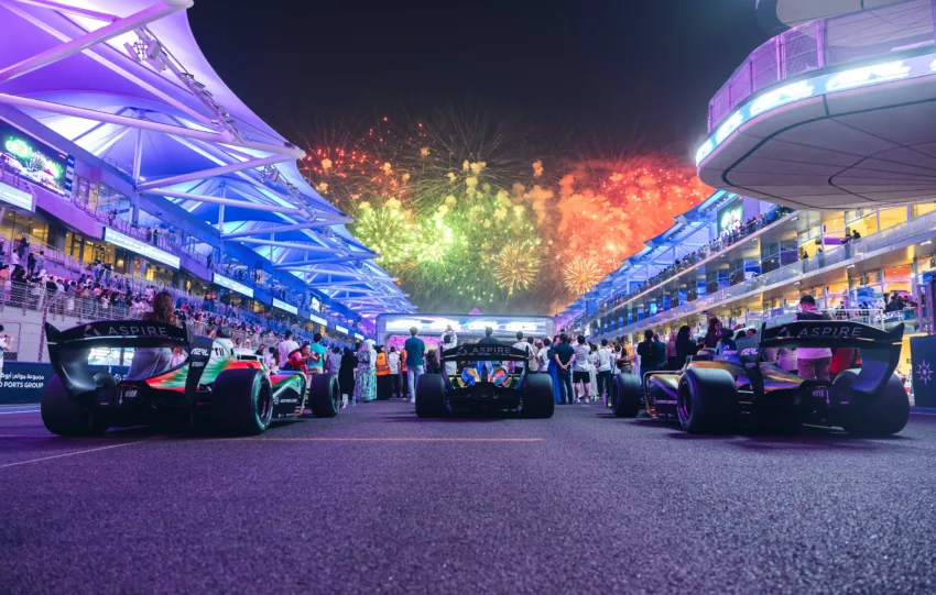 Η τεχνολογία που τρέχει με 250 km/h – τι έδειξε η A2RL Season 2 στο Άμπου Ντάμπι