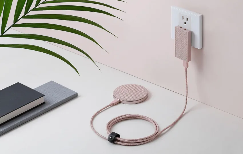 Πώς να φορτίζετε ασύρματα το κινητό σας στη μέγιστη ταχύτητα – Ο πλήρης οδηγός Qi2