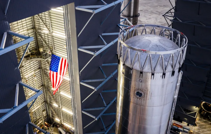 SpaceX σπάει κάθε ρεκόρ με τον Falcon 9 που εκτοξεύτηκε και προσγειώθηκε 32 φορές