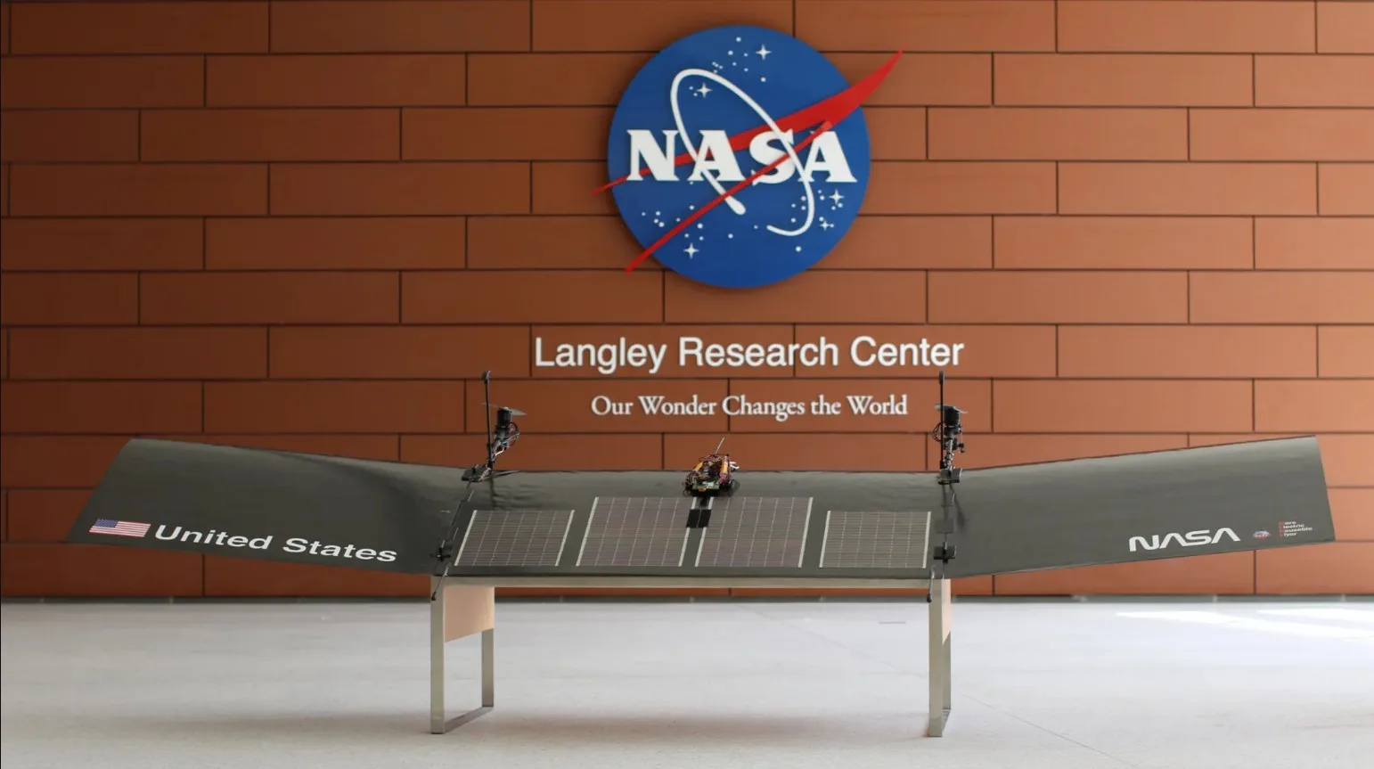 Η NASA εκπαιδεύει νέα drone για τον Άρη στην Death Valley