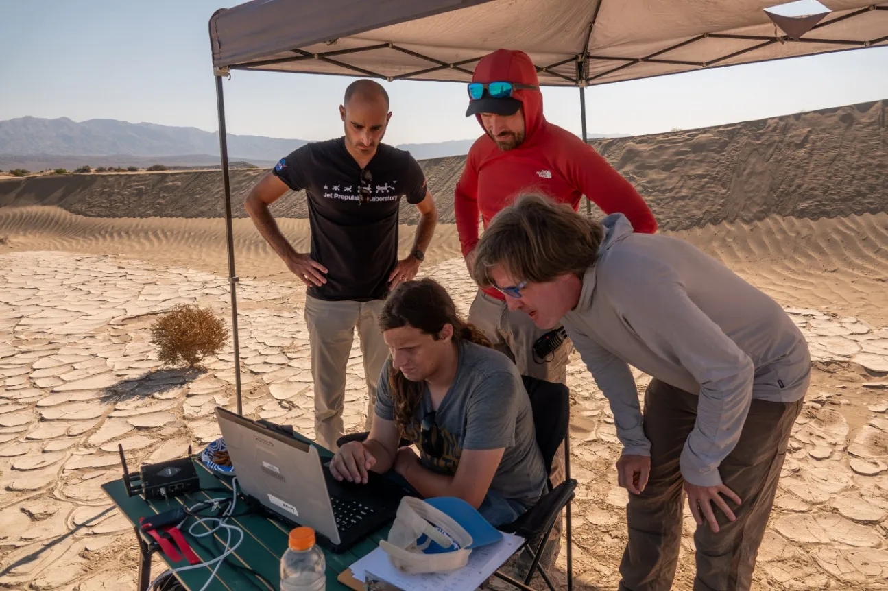 Η NASA εκπαιδεύει νέα drone για τον Άρη στην Death Valley