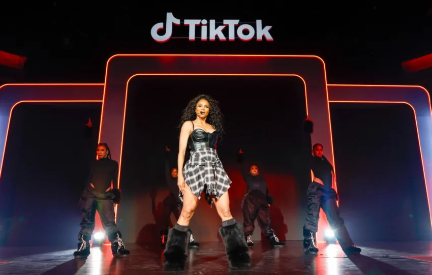 Apple Music και TikTok: Η νέα εμπειρία real-time ακρόασης για τους fans
