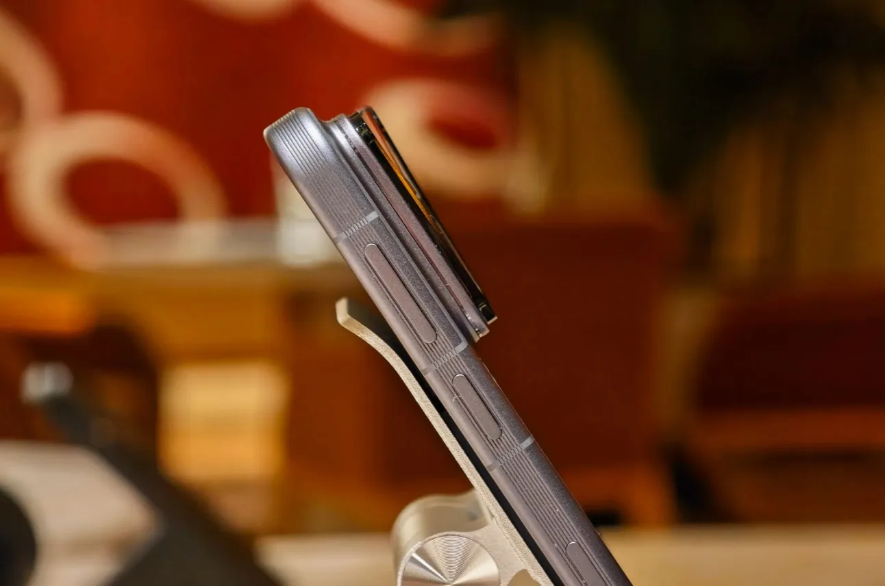 Honor Robot Phone το πρώτο κινητό με ρομποτική κάμερα έρχεται να μας εντυπωσιάσει