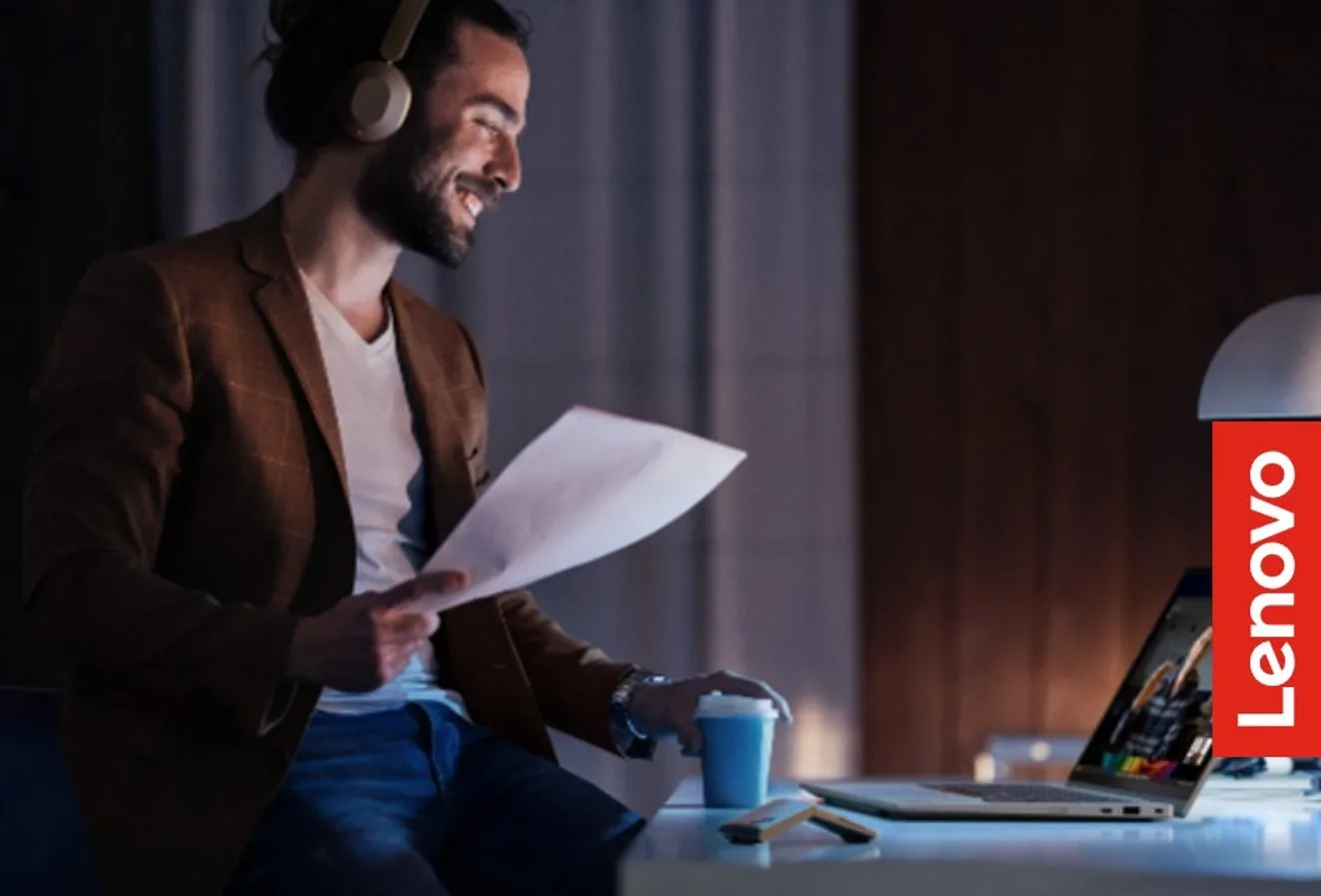 Lenovo Yoga Mini i: Ο μικροσκοπικός υπολογιστής που φέρνει AI επιδόσεις στο γραφείο