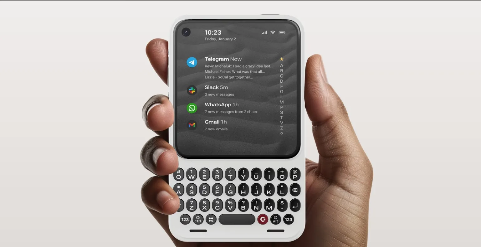 Clicks Communicator: Το smartphone που θυμίζει BlackBerry αλλά επαναπροσδιορίζει το messaging 2 Clicks Communicator: Το smartphone που θυμίζει BlackBerry αλλά επαναπροσδιορίζει το messaging