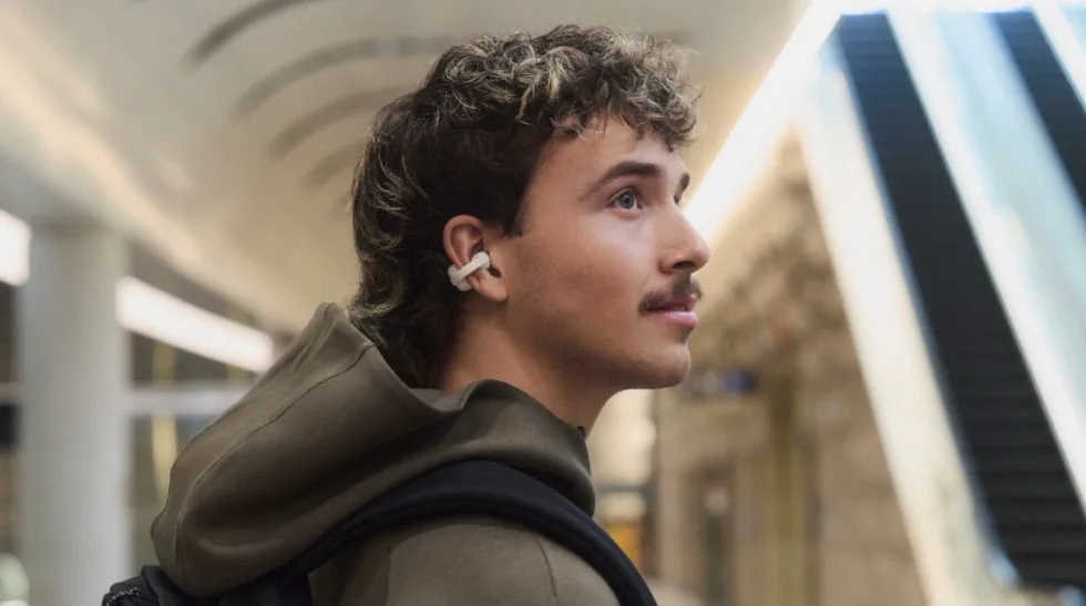 Ξεχάστε ό,τι ξέρατε για τα ακουστικά: Ήρθανε τα νέα Sony LinkBuds Clip.