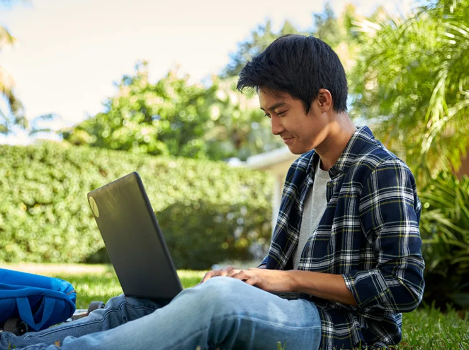 Προετοιμασία για Αμερικανικά Πανεπιστήμια και Κολέγια : Το Google Gemini γίνεται ο σύμμαχός σας στις εξετάσεις SAT