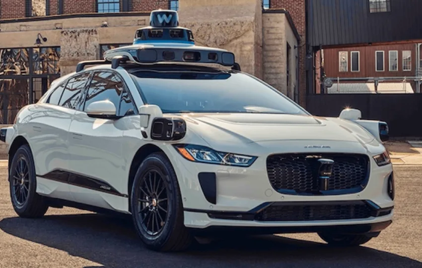 Robotaxi Περνούσαν με κόκκινο χωρίς συνέπειες; Η απίστευτη αλλαγή στον νόμο που τρέμει ολόκληρη η Waymo!