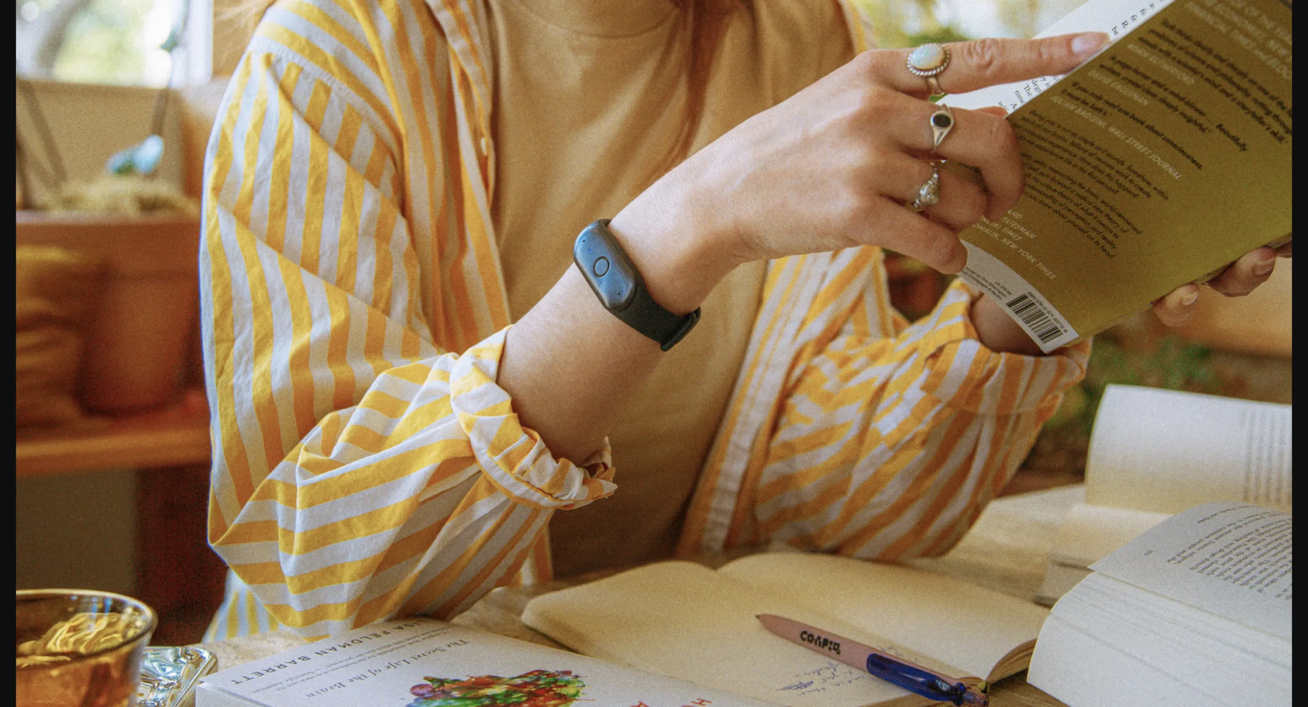 Η Amazon απέκτησε την Bee, μια startup που κατασκευάζει ένα AI wearable αξίας $50