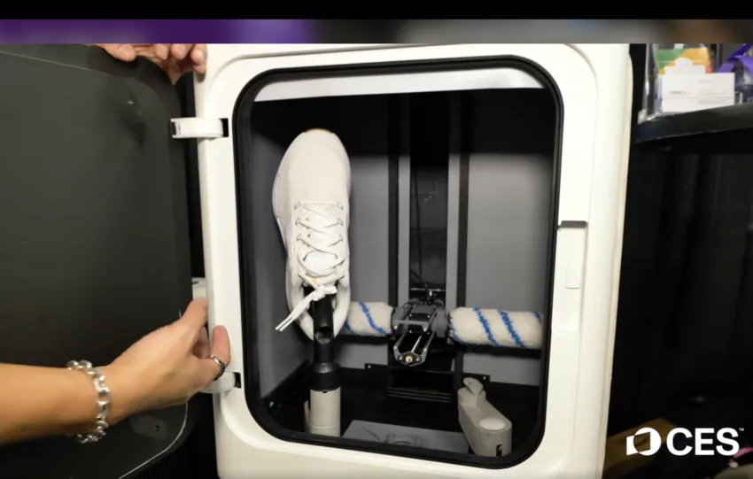 CES 2026: Το AI πλυντήριο παπουτσιών που καθαρίζει χωρίς να σηκώσεις δάχτυλο