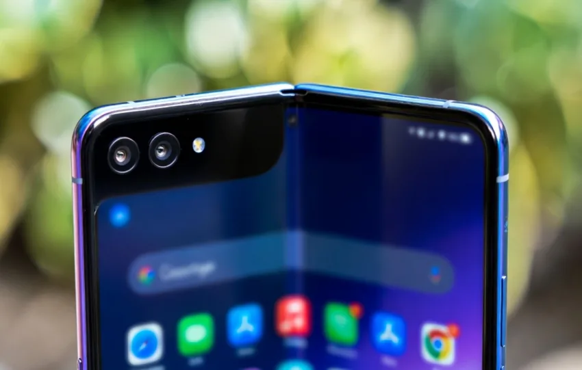 Apple: Στα σκαριά και δεύτερο αναδιπλούμενο iPhone τύπου Clamshell