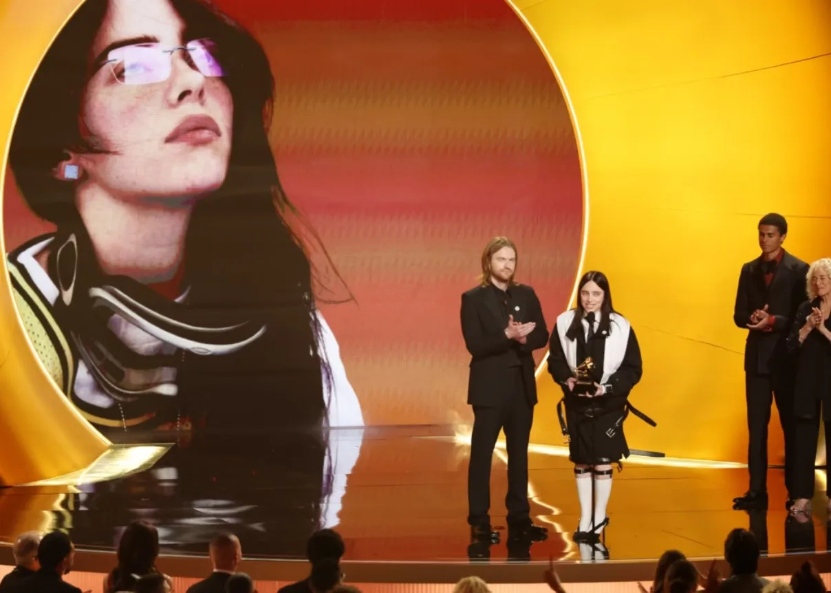 Grammy 2026: Οι μεγάλοι νικητές, οι εκπλήξεις και οι ιστορικές στιγμές της 68ης απονομής