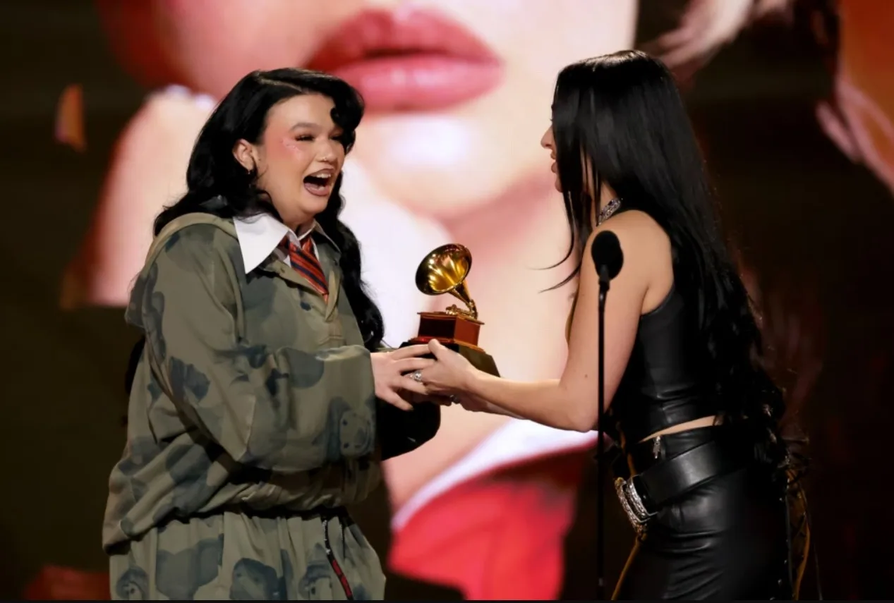 Grammy 2026: Οι μεγάλοι νικητές, οι εκπλήξεις και οι ιστορικές στιγμές της 68ης απονομής