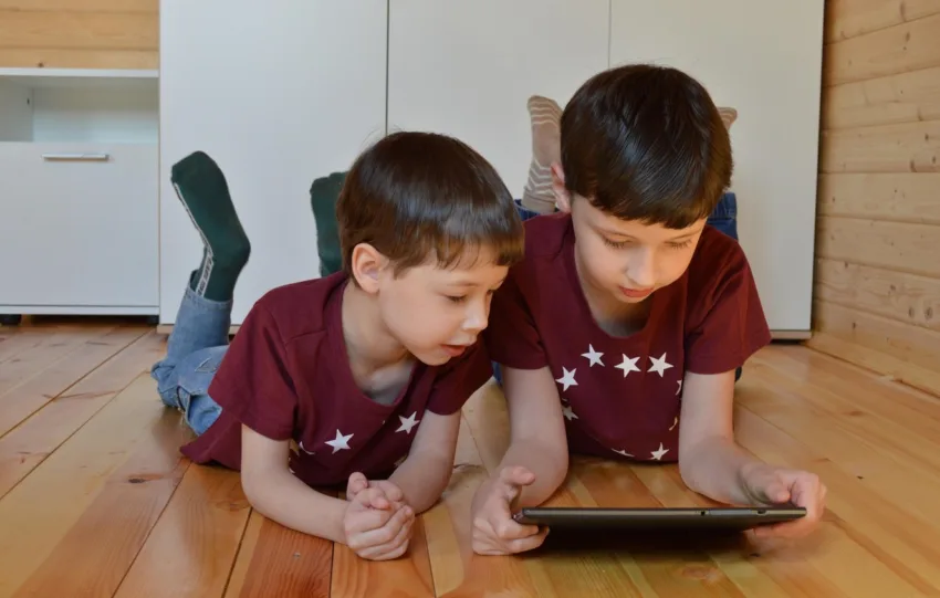 Το YouTube και η μάστιγα των βίντεο τεχνητής νοημοσύνης για παιδιά προσχολικής ηλικίας