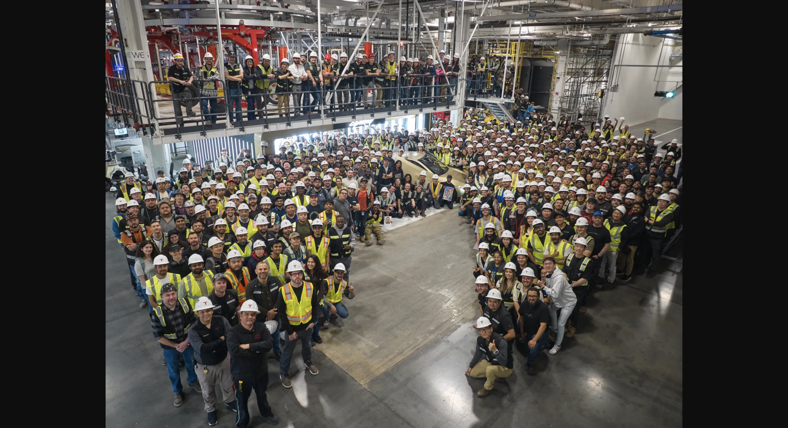 Ιστορική στιγμή στο Τέξας: Το πρώτο Tesla Cybercab βγήκε από τη γραμμή παραγωγής