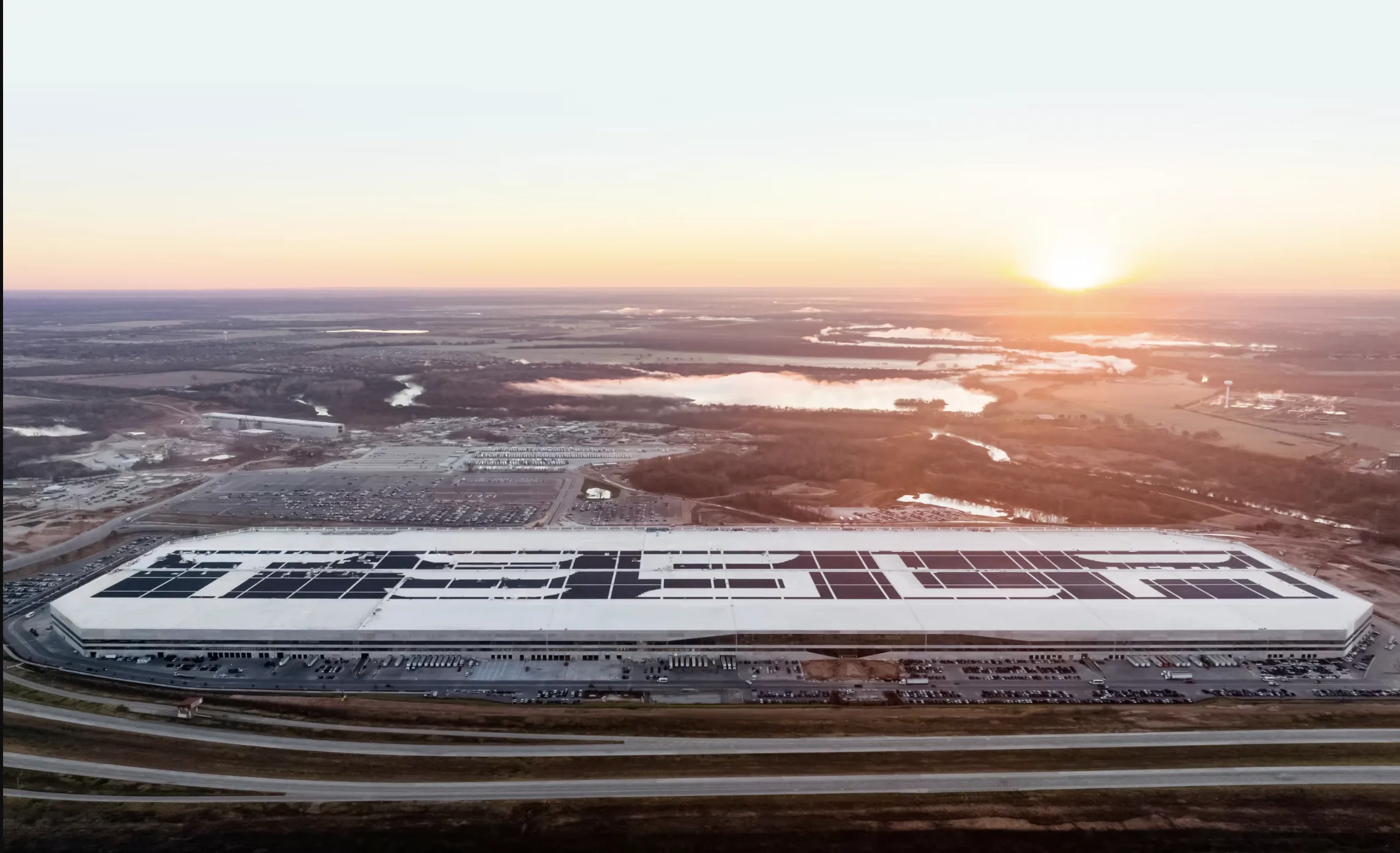 Elon Musk: «Μαζική παραγωγή τον Απρίλιο» – Η επιβεβαίωση για το αυτόνομο όχημα χωρίς τιμόνι