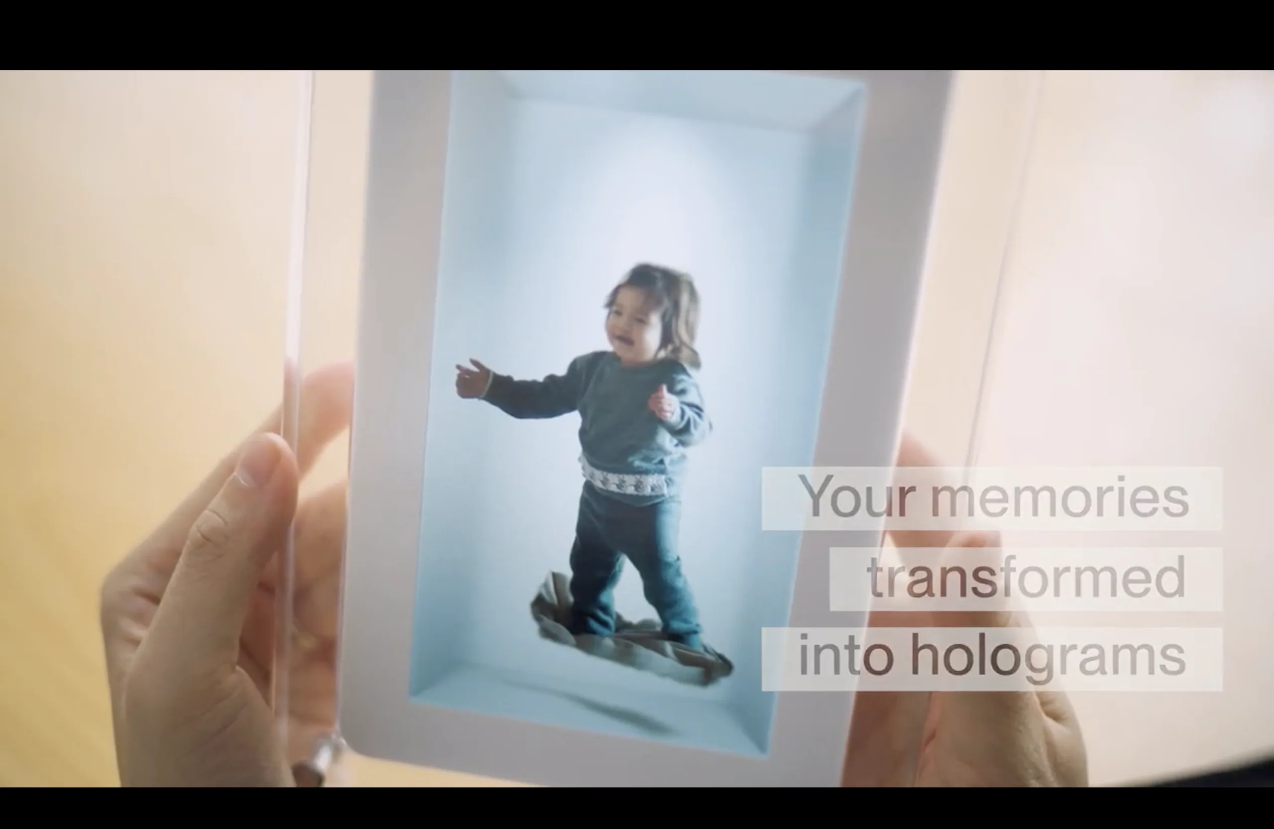 Το νέο προσιτό ολογραφικό κάδρο Musubi έρχεται να στολίσει το σαλόνι σας