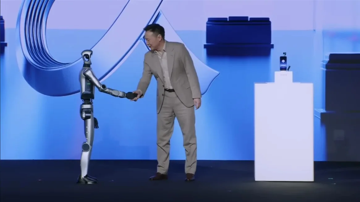Το πρώτο ανθρωποειδές ρομπότ της HONOR κλέβει την παράσταση στο MWC 2026