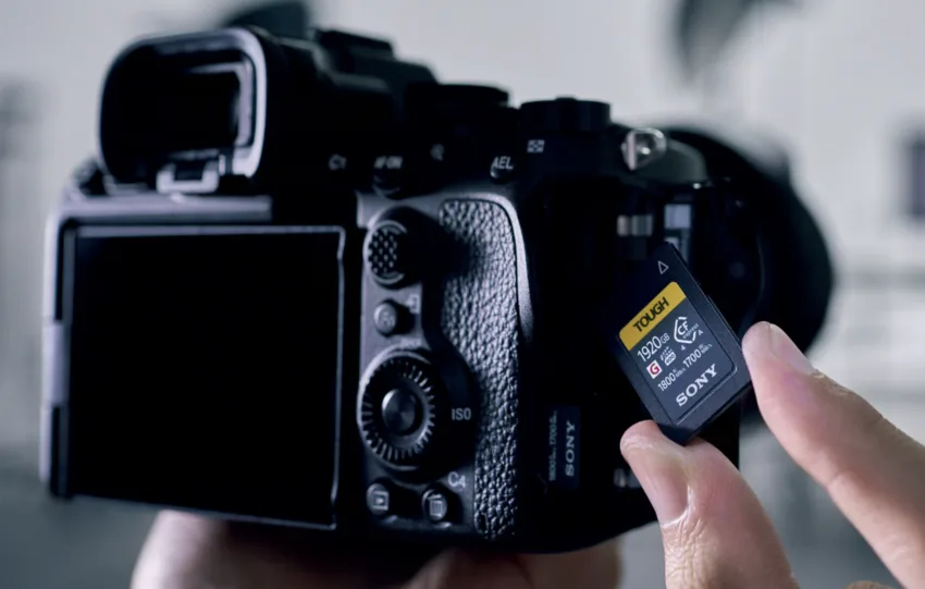 Γιατί η Sony σταματά την παραγωγή στις κορυφαίες κάρτες μνήμης της