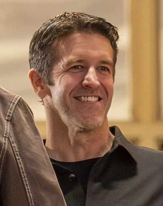 Από μηχανικός στην κορυφή: Η εντυπωσιακή πορεία του John Ternus στην Apple