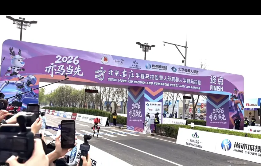 Το μέλλον της ρομποτικής: Ανθρωποειδή ρομπότ με τεχνολογία από smartphones