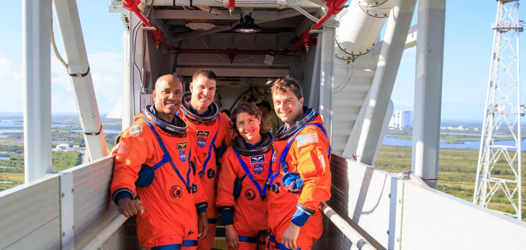 Η αποστολή Artemis II επιστρέφει στη Γη καταρρίπτοντας κάθε ρεκόρ στην ιστορία του διαστήματος