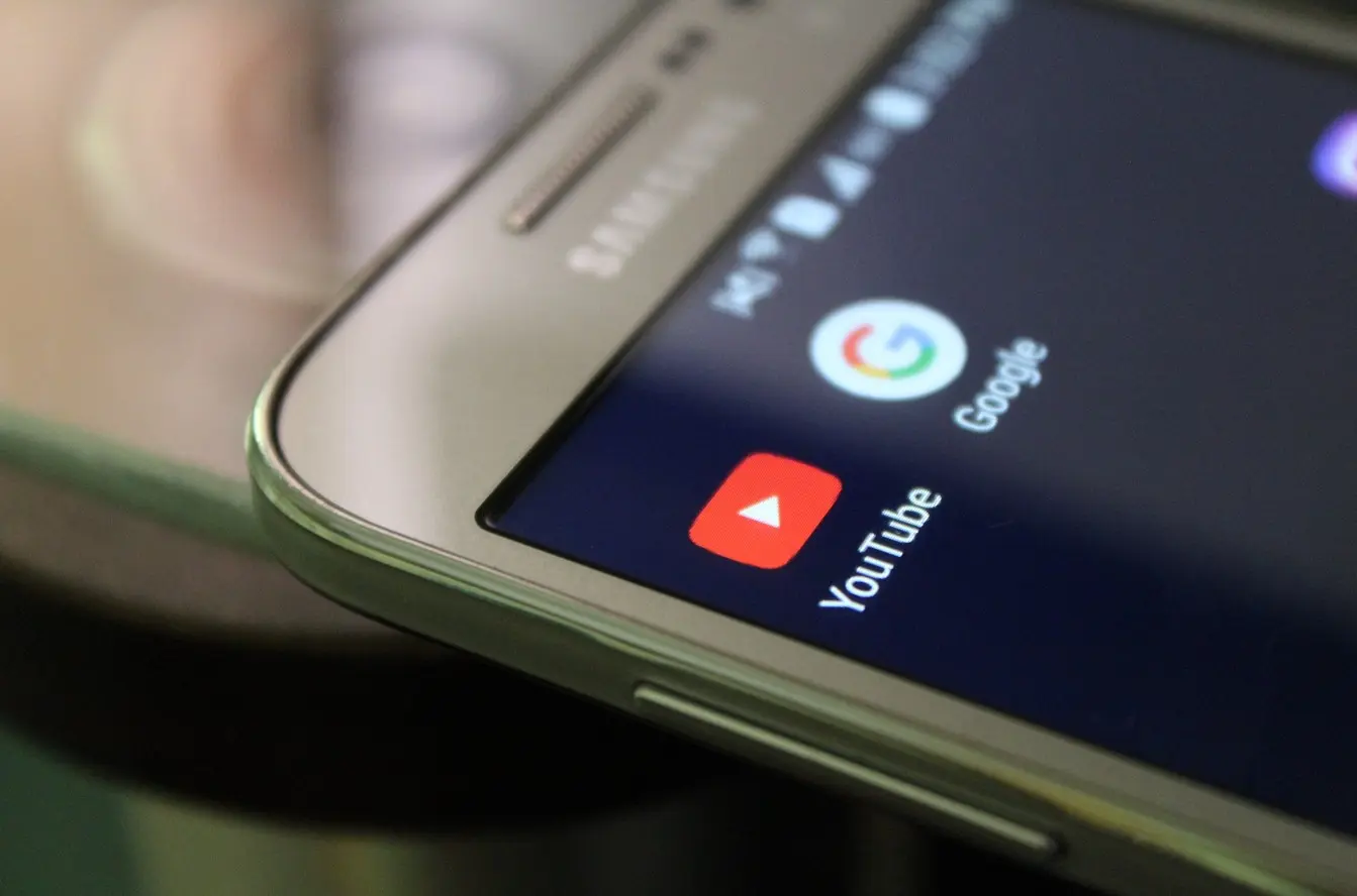 Τέλος τα YouTube Shorts: Πώς να απαλλαγείτε οριστικά από το ατελείωτο scrolling