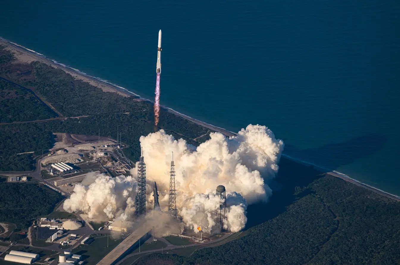 Η Blue Origin γράφει ιστορία με την πρώτη επαναχρησιμοποίηση του πυραύλου New Glenn