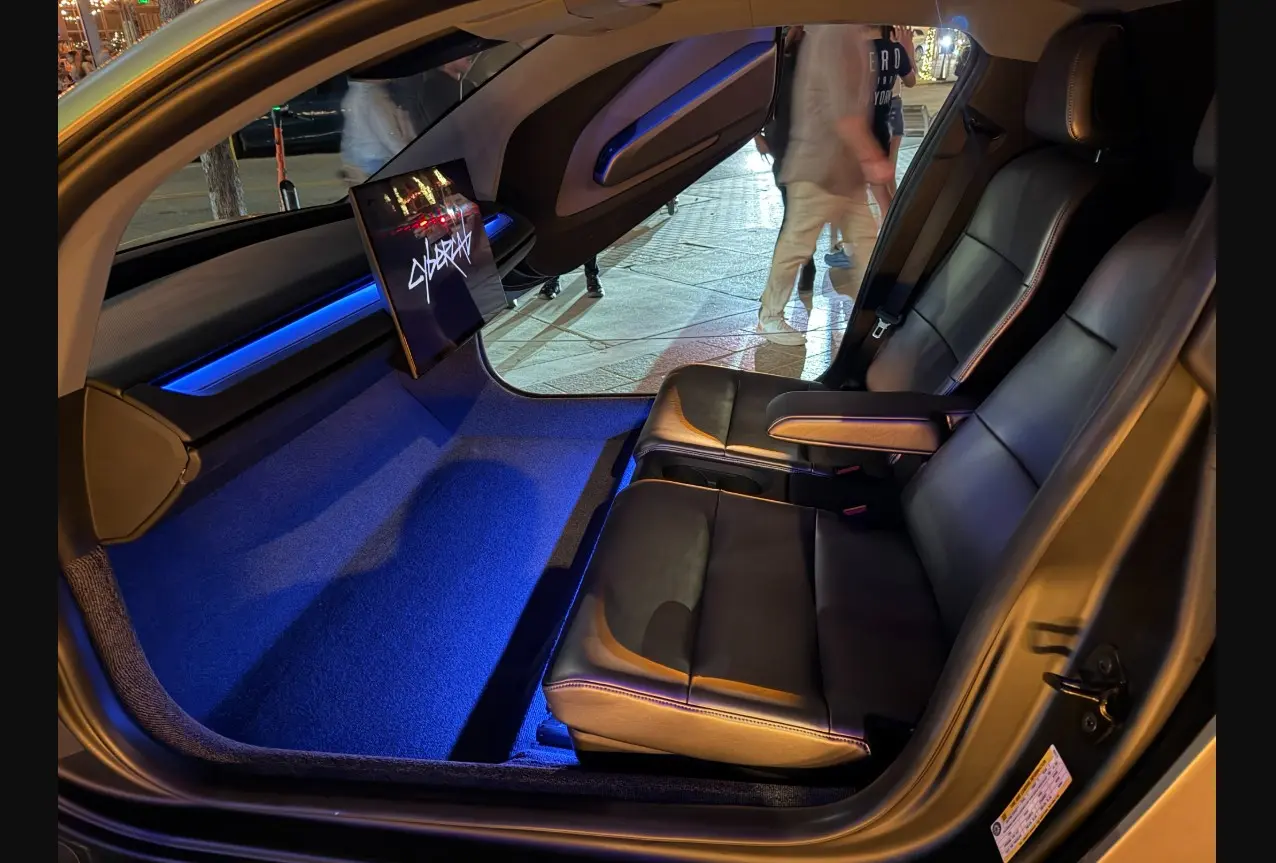 Ξεκίνημα με προβλήματα για τα Robotaxi της Tesla σε Ντάλας και Χιούστον