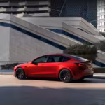 Tesla: Το Grok ήρθε στην Ελλάδα και θα ανοίγει ακόμη και το ντουλαπάκι