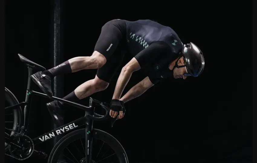 Έρχεται ο φορετός αερόσακος για ποδηλάτες από τη Van Rysel