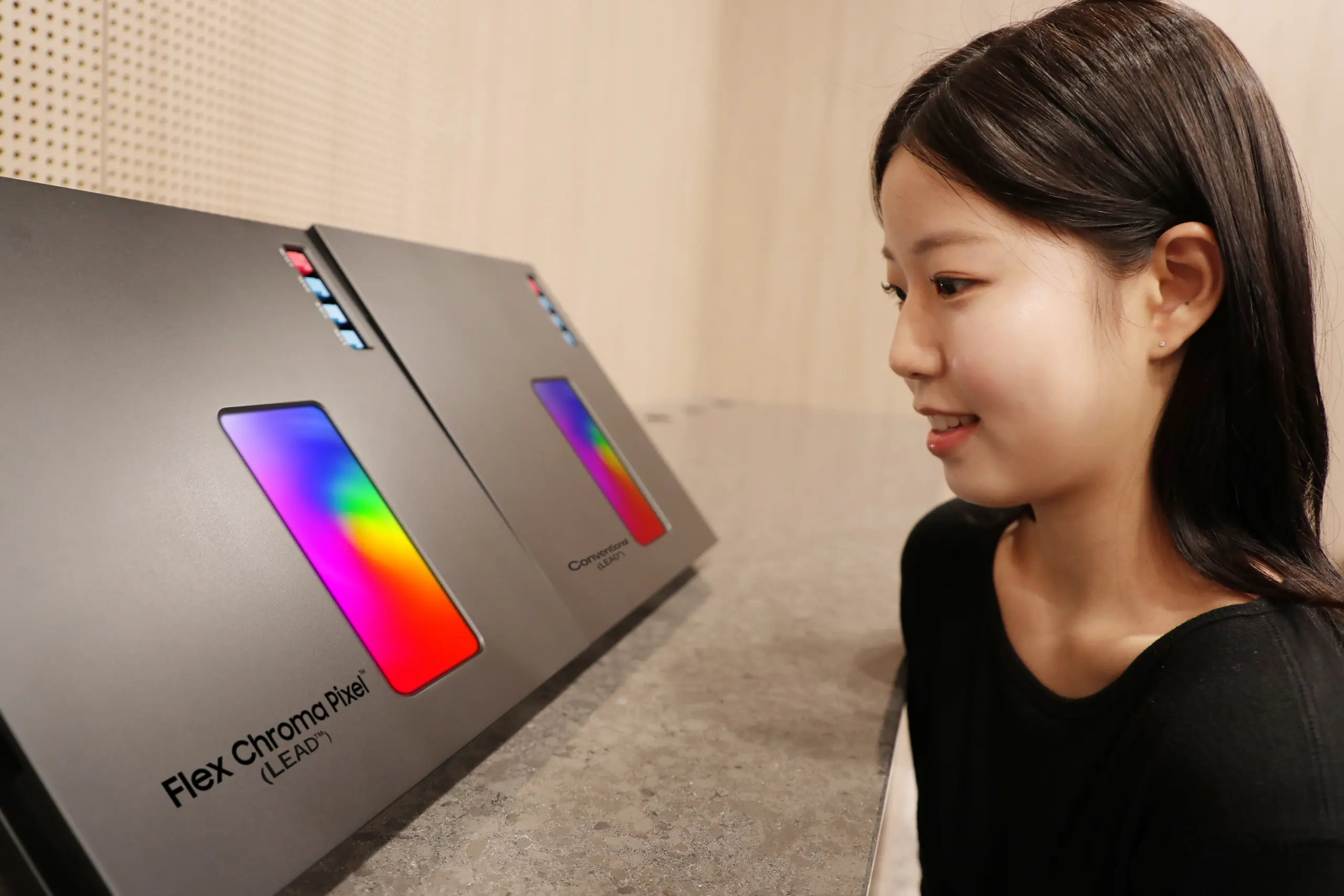 Πώς η Samsung Display αλλάζει τα smartphones με τη νέα οθόνη Flex Chroma Pixel