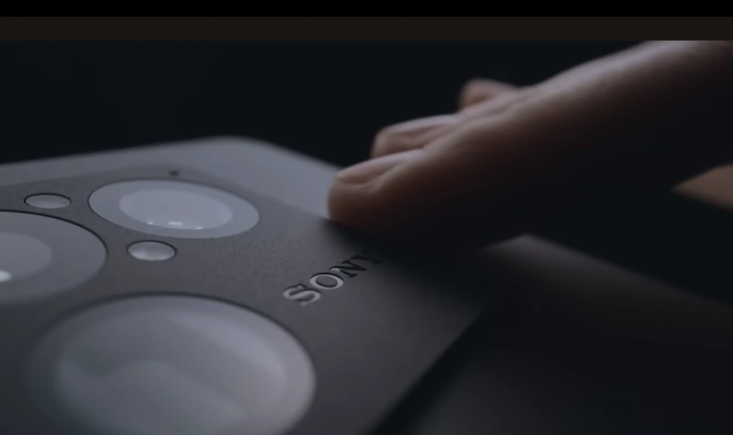 Ανακοινώθηκε το Sony Xperia 1 VIII 5 Το Xperia 1 VIII φέρνει νέο τετράγωνο module καμερών και κορυφαία τεχνητή νοημοσύνη