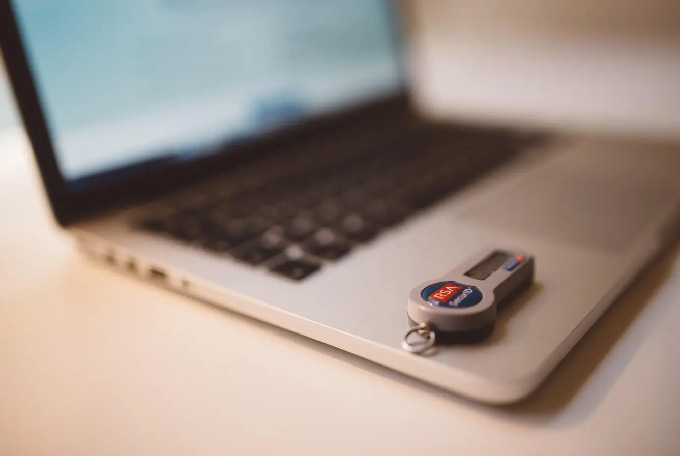 Ένα usb θα κάνει το ChatGPT απροσπέλαστο