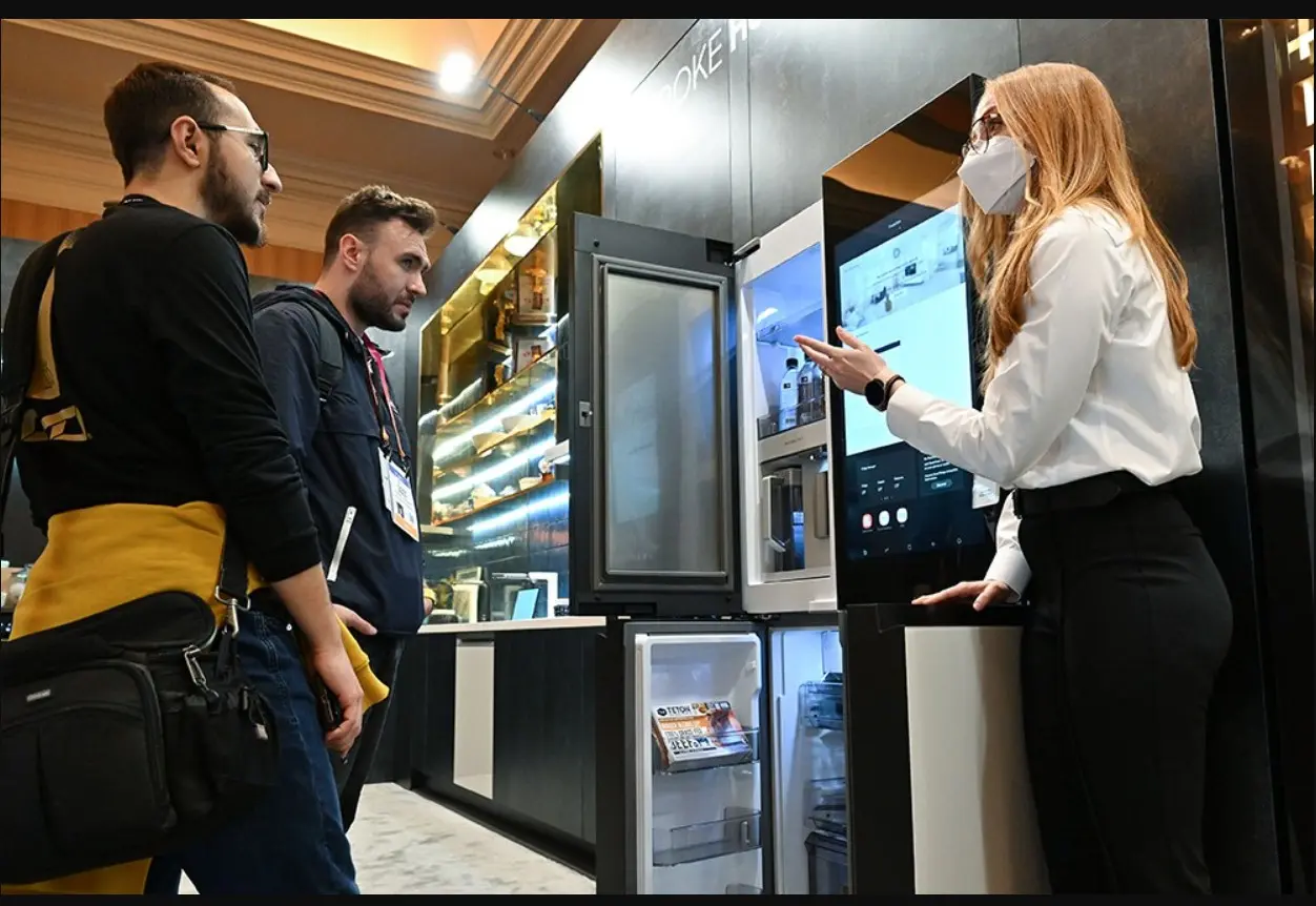 Πώς η τεχνολογία Google Gemini και ο Bixby αλλάζουν το Bespoke AI Refrigerator της Samsung