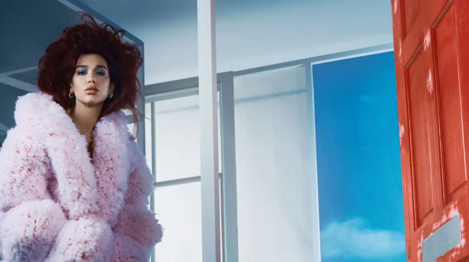 Η Samsung αντιμέτωπη με αγωγή εκατομμυρίων από την Dua Lipa