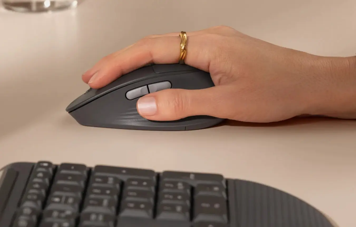 H Logitech αναβαθμίζει την εργονομία του γραφείου με τη νέα σειρά Signature Comfort Plus 1 H Logitech αναβαθμίζει την εργονομία του γραφείου με τη νέα σειρά Signature Comfort Plus