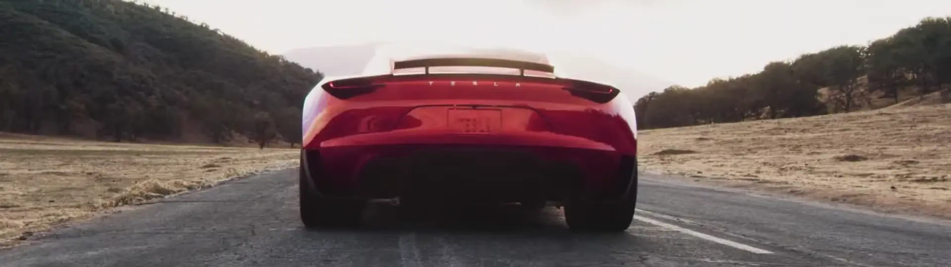 Tesla Roadster: Η αντίστροφη μέτρηση για την αποκάλυψη ξεκίνησε