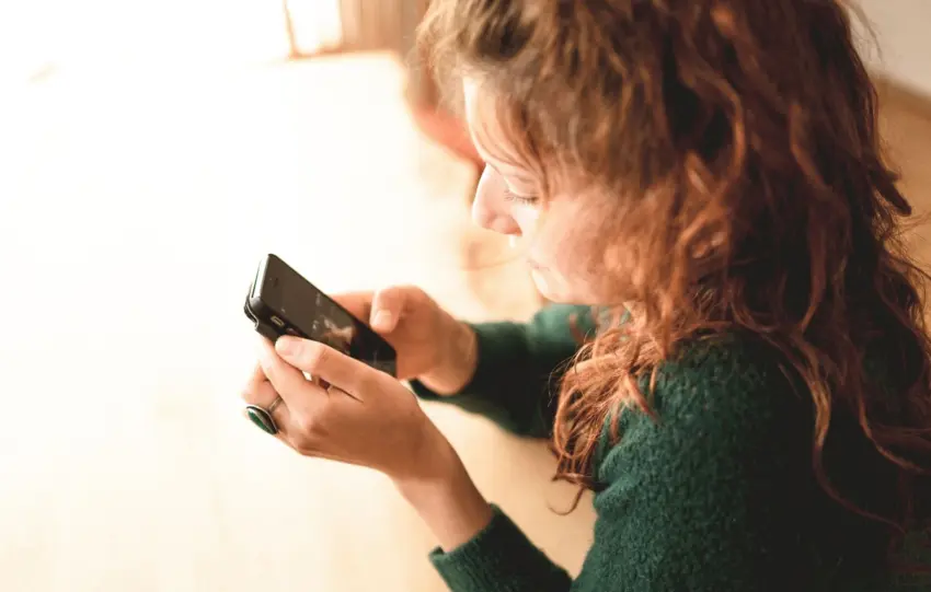 Πώς τα social media συνεχίζουν να απειλούν την ψυχική υγεία των εφήβων