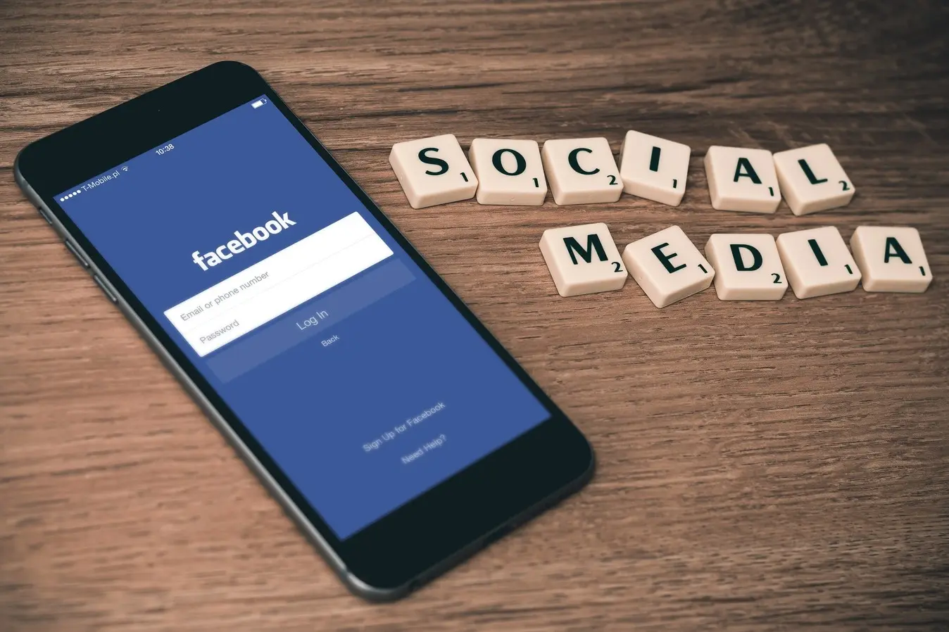 Πώς τα social media συνεχίζουν να απειλούν την ψυχική υγεία των εφήβων