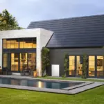 Γιατί τα νέα ηλιακά πάνελ της Tesla προσφέρουν την απόλυτη ενεργειακή αυτονομία